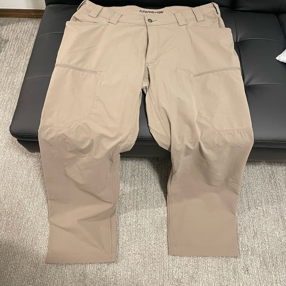 Duluth men’s khakis